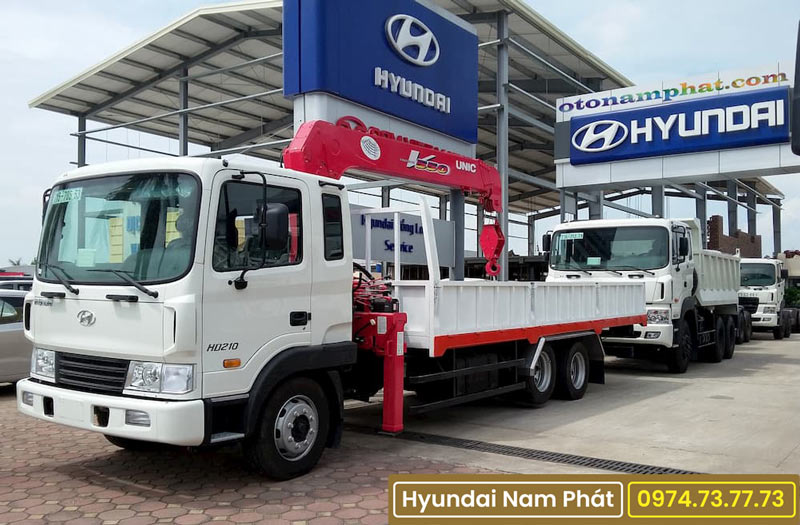 Cẩu Unic 5 Tấn 3 Khúc URV 553